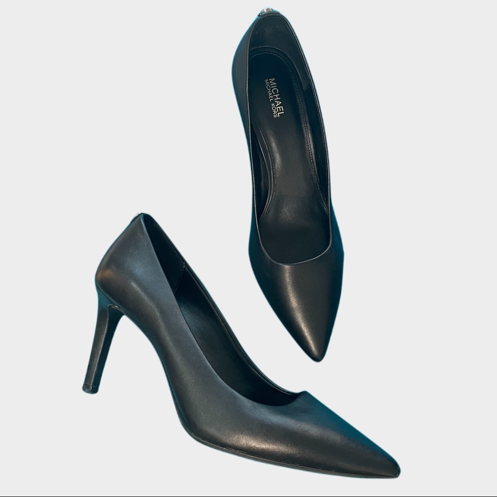 MICHAEL KORS DOROTHY FLEX PUMPS
